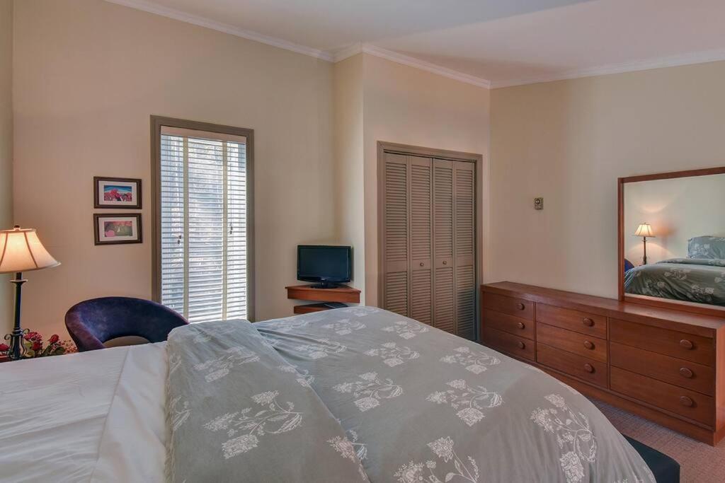 Charming Tremblant 1 Bedroom With Pool And Hot Tub Mont-Tremblant Exterior foto
